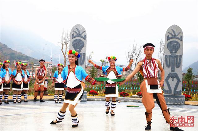 漳州華安：陀螺公園拋陀螺 