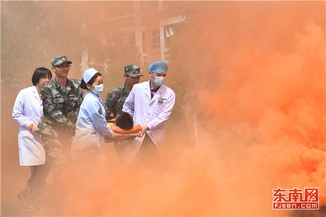 福建中醫藥大學在旗山校區學生生活區開展演練消防應急疏散 