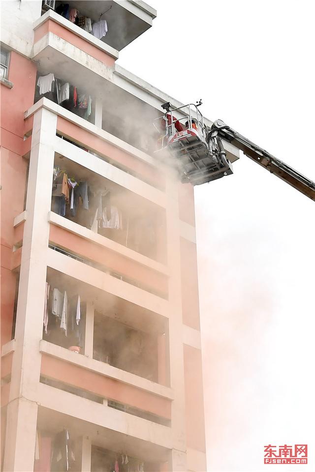 福建中醫藥大學在旗山校區學生生活區開展演練消防應急疏散 