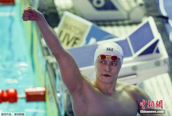 7月23日，在2019年光州游泳世錦賽男子200米自由泳決賽中，第七次征戰的中國游泳領軍人物孫楊以1分44秒93的佳績力壓群雄，成功衛冕！至此，他也在個人項目(不含接力)金牌榜成功超越美國名將羅切特的10金，獨占第二名。