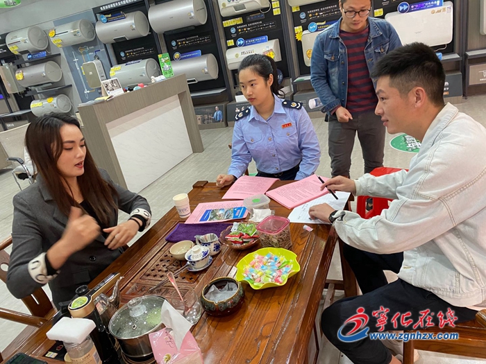 寧化縣人社局：社保政策宣傳進商場