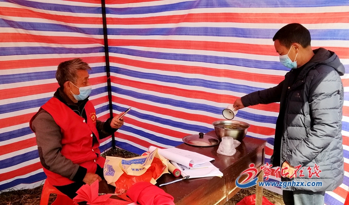 寧化水茜鎮：熱心村民一線送溫暖