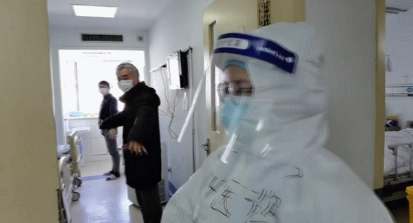 在武漢，他們教病人“打拳”