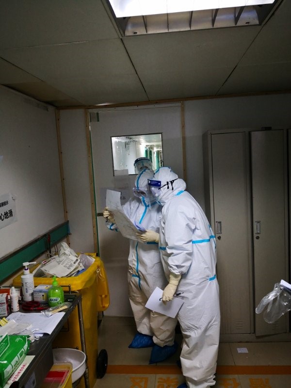 【戰(zhàn)疫最前線】搶救重病患者的護士長多次請戰(zhàn) 49歲的她曾簽下遺體捐獻志愿書