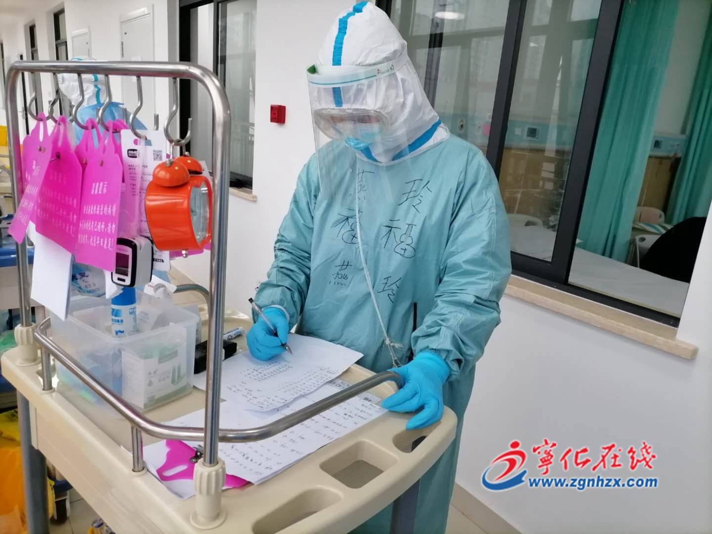 寧化援鄂編外醫務人員“火線”入編