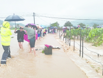 強(qiáng)降雨來勢(shì)急雨量大 南平緊急救援