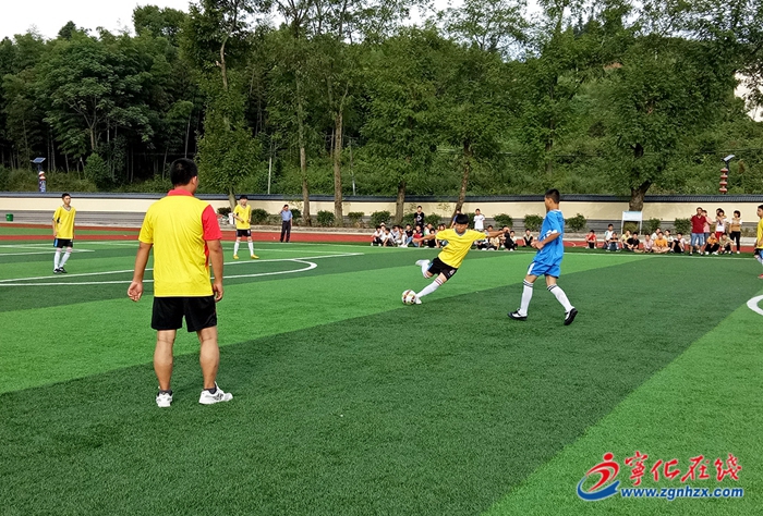 鄉(xiāng)村少年足球夢(mèng)