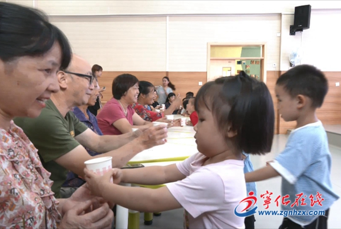 【網(wǎng)絡(luò)中國節(jié)·重陽】九九重陽 童心敬老