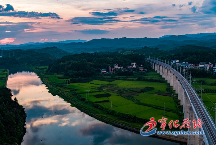 政府工作報(bào)告解讀|今后五年主要目標(biāo)，堅(jiān)持產(chǎn)城聯(lián)動(dòng)，打造邊貿(mào)重鎮(zhèn)