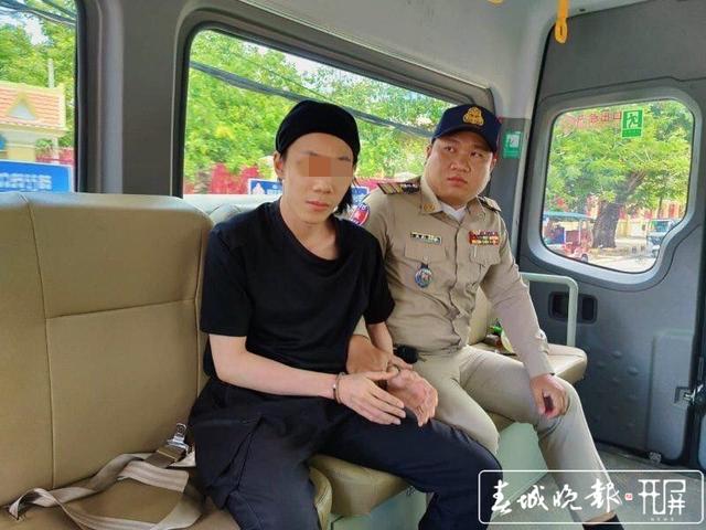 廣西“22歲大學生殺父母”案嫌犯被審查逮捕，曾逃至柬埔寨