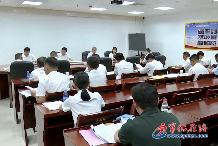 縣委十三屆十六次全會(huì)進(jìn)行分組討論