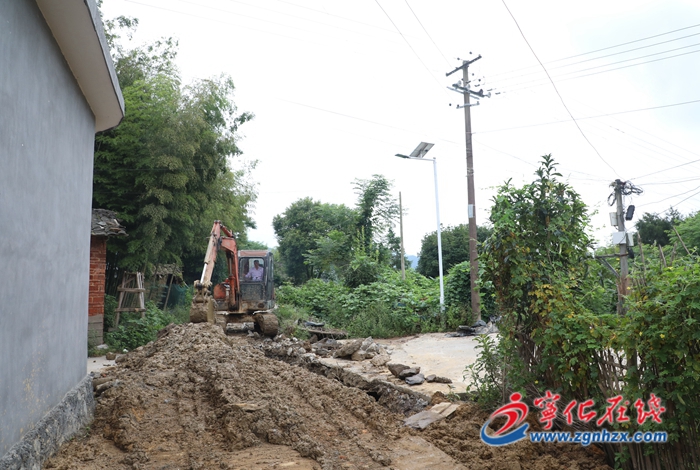 泉上鎮(zhèn)：加快推進污水收集管網(wǎng)建設(shè)