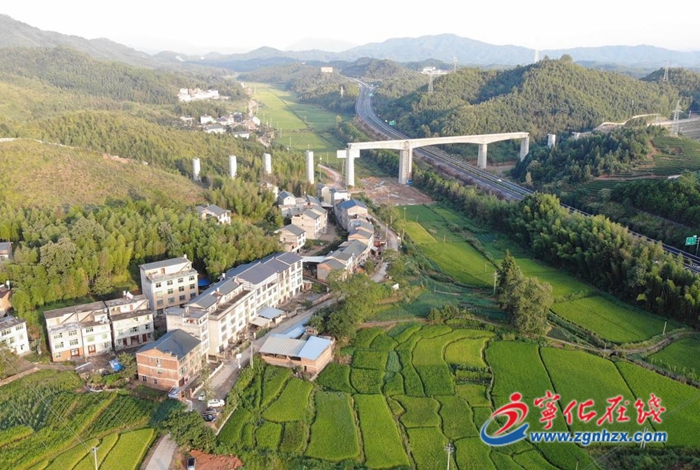 城郊鎮(zhèn)：鉚足干勁抓發(fā)展 聚焦產(chǎn)業(yè)邁新階