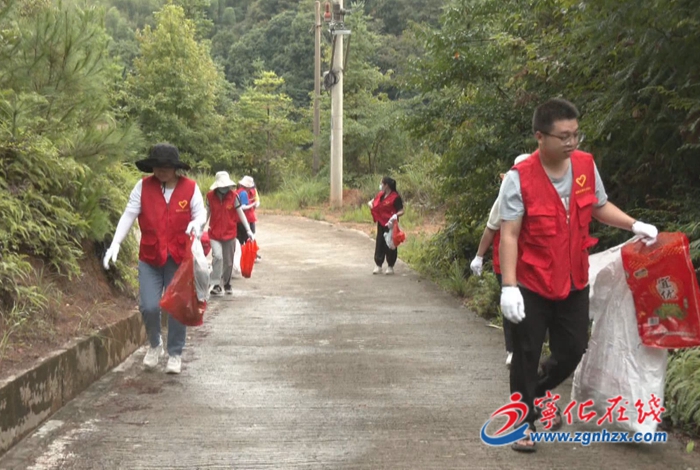 城南鎮(zhèn)：維護景區(qū)環(huán)境，志愿者在行動