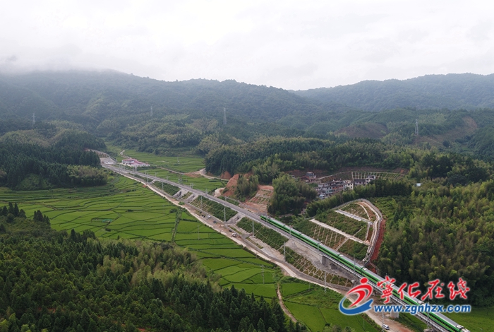 浦梅鐵路、興泉鐵路寧化段進(jìn)行“復(fù)興號(hào)”動(dòng)車(chē)組運(yùn)行試驗(yàn)
