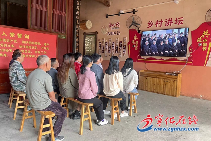 習(xí)近平帶領(lǐng)中共中央政治局常委赴陜西延安瞻仰延安革命紀(jì)念地 寧化干群反響熱烈