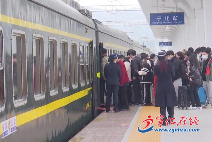 寧化火車站：強化服務  積極應對首個春運返程高峰
