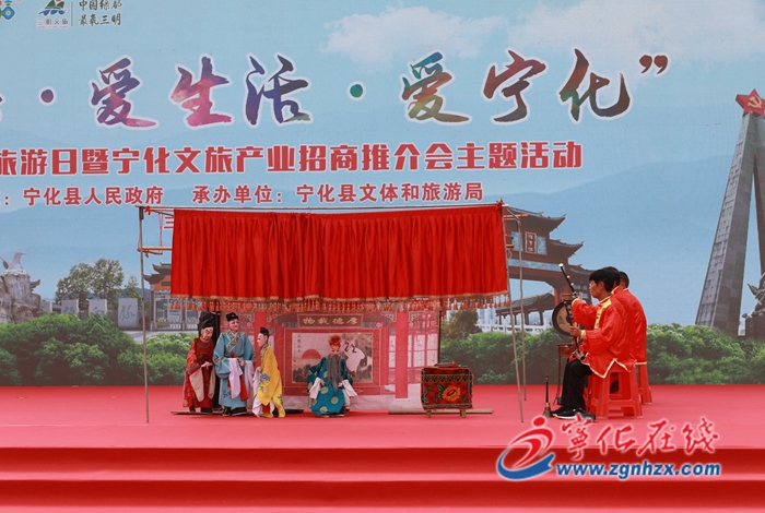 水茜木偶戲：木偶無(wú)情人有情