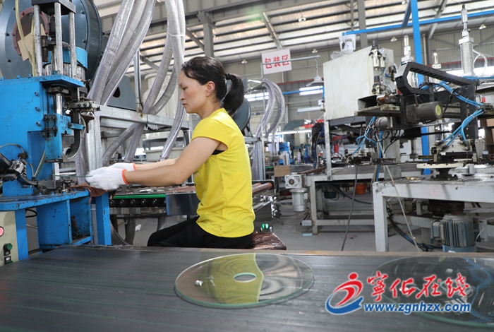 寧化：創(chuàng)新研發(fā)玻璃蓋