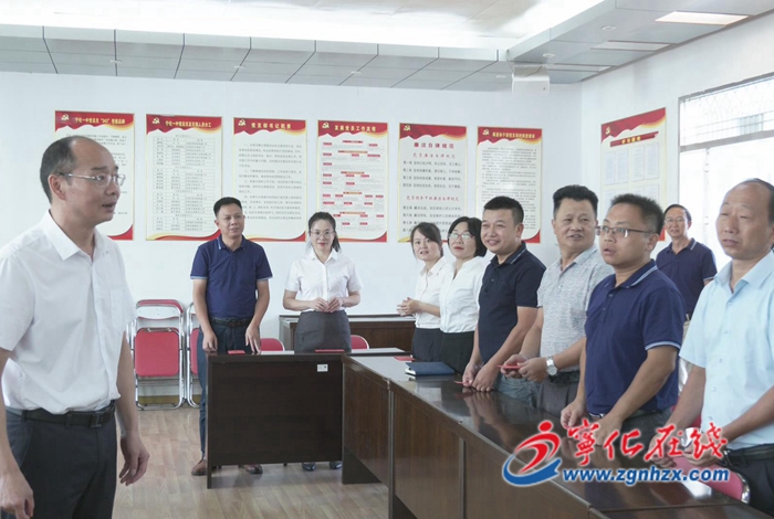 寧化縣領導開展教師節走訪慰問活動