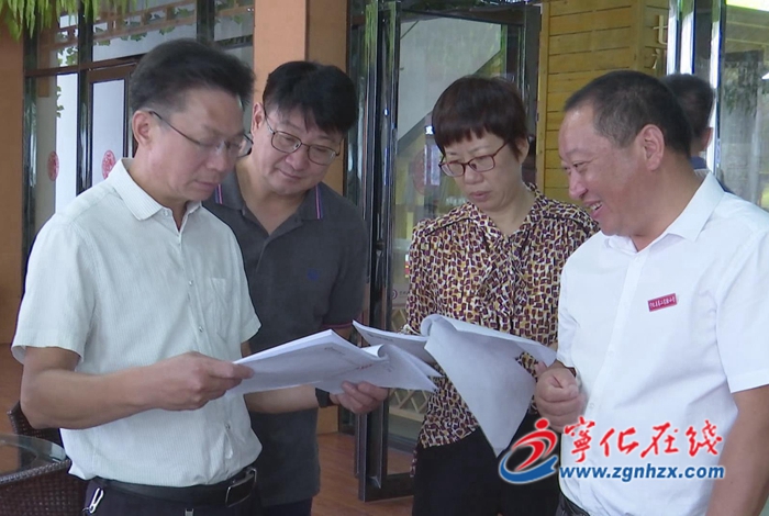 市、縣兩級人大常委會聯動開展進一步減輕義務教育階段學生作業負擔和校外培訓負擔工作情況調研