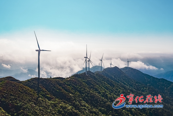 政府工作報告解讀 |產業轉型邁出堅實步伐