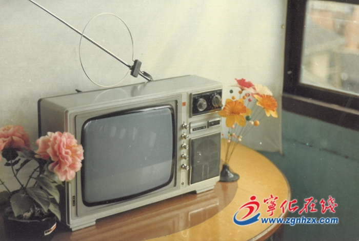 黑白電視機演繹的多彩山海情