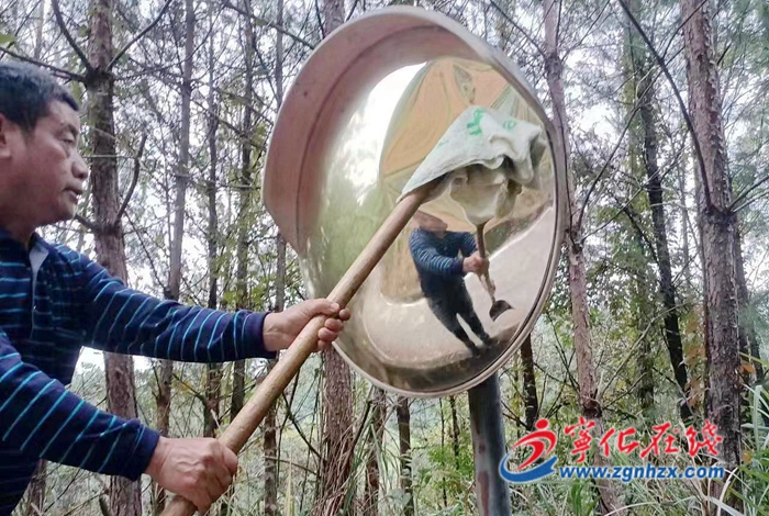 寧化中沙:安裝道路反光鏡 群眾出行更放心