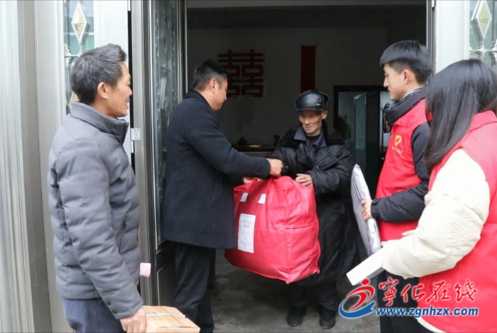 寧化濟(jì)村鄉(xiāng)：寒冬送溫暖 慰問暖人心