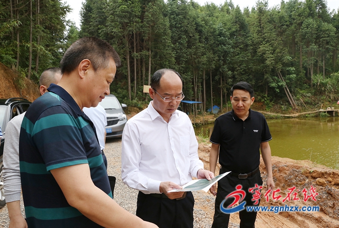 縣領(lǐng)導(dǎo)開展違法用地整治和生態(tài)環(huán)保工作調(diào)研