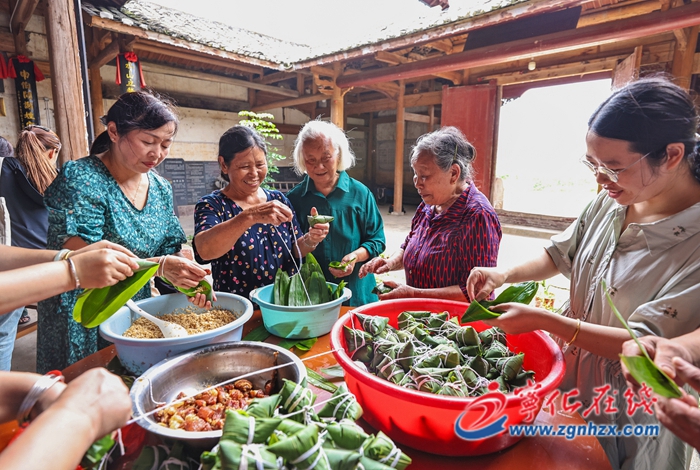 【網絡中國節·端午】寧化:包粽子 迎端午