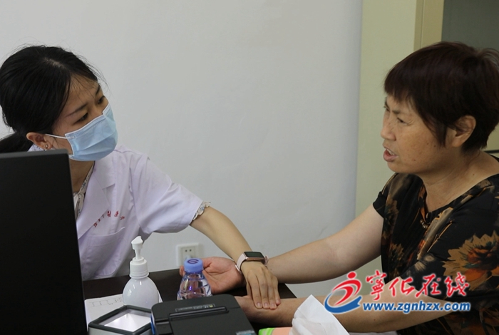 上海中醫(yī)藥大學(xué)、福建中醫(yī)藥大學(xué)來寧開展暑期社會(huì)實(shí)踐義診活動(dòng)