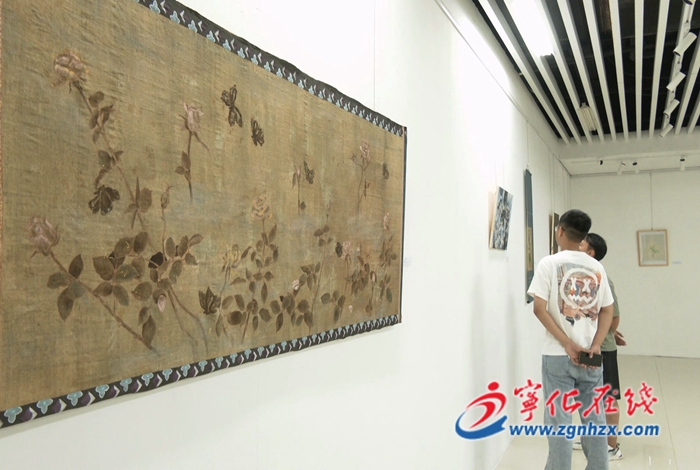 寧化巖彩畫留學生在家鄉舉辦國內個人首展