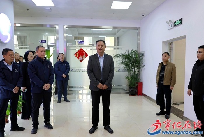 縣領導看望慰問新聞工作者