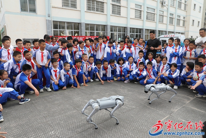 寧化：科普大篷車進(jìn)校園 點燃孩子科學(xué)夢