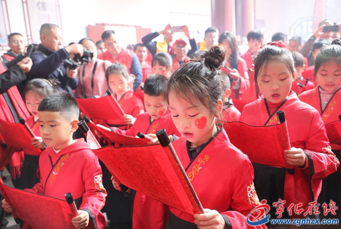 寧化沿口村民俗踩街精彩紛呈