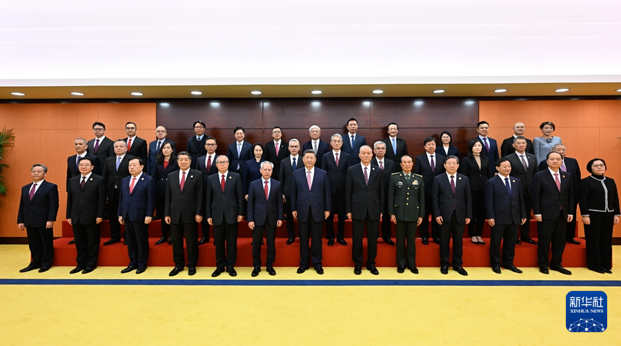 習近平會見澳門特別行政區新任行政、立法、司法機構負責人