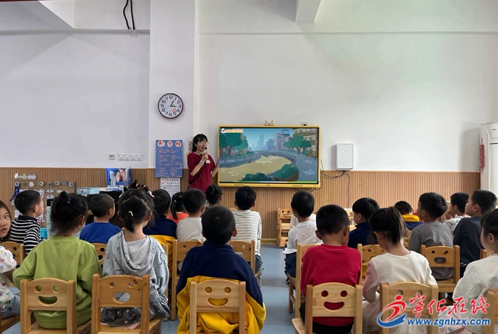 寧化縣翠城幼兒園開展“防汛應急疏散演練”活動