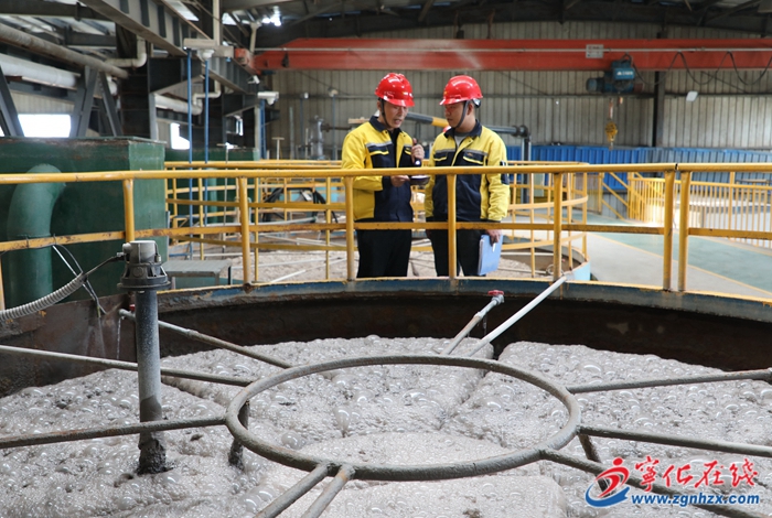 鄧春福:點泥成“金”的省勞模