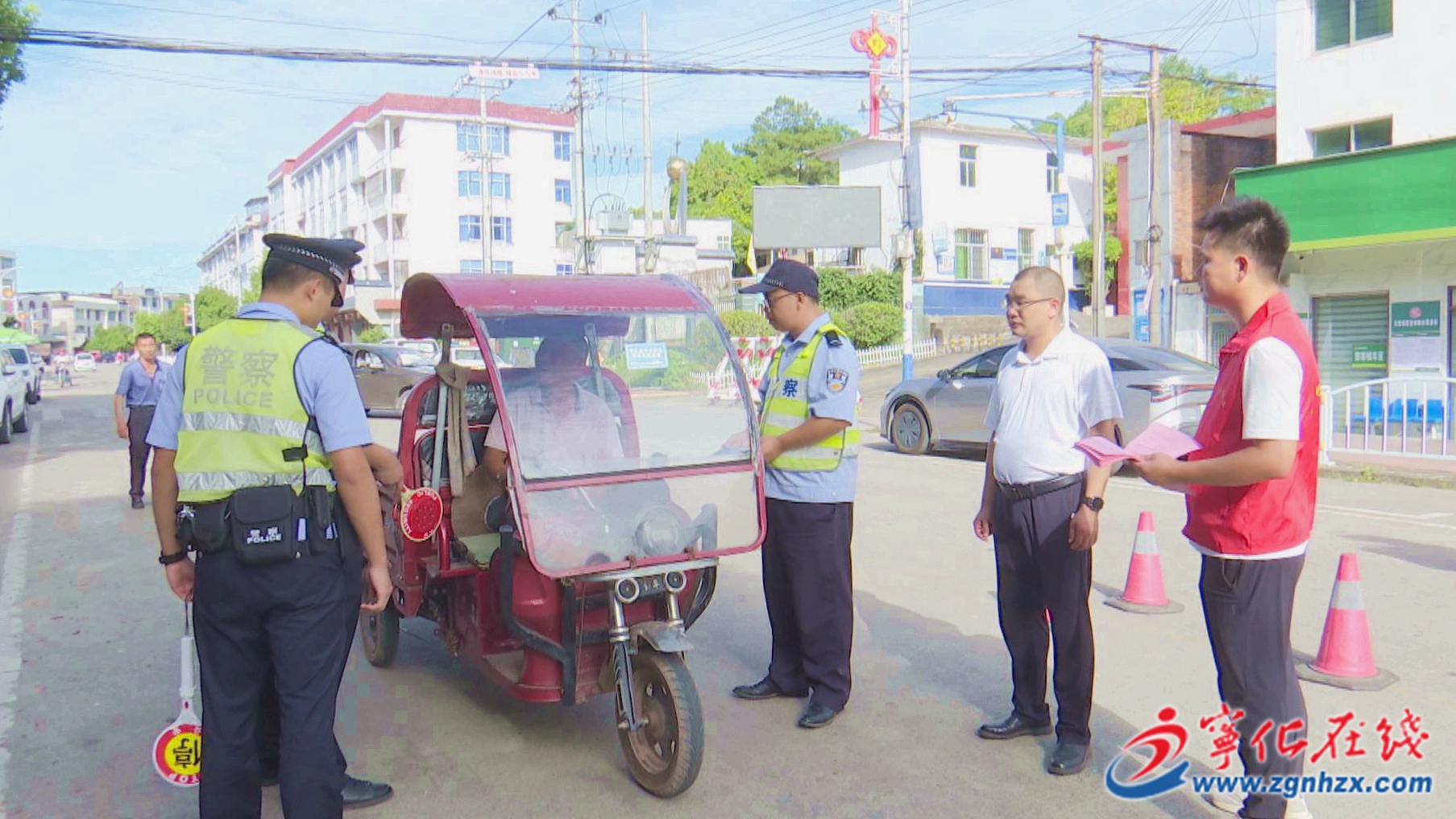 石壁鎮：多措并舉 共筑交通安全防線