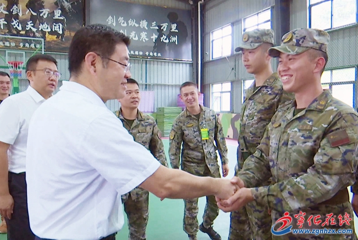 寧化縣領(lǐng)導(dǎo)開展“八一”走訪慰問活動