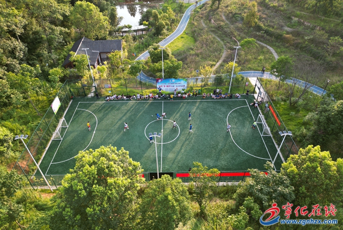 寧化：綠茵場上英姿展