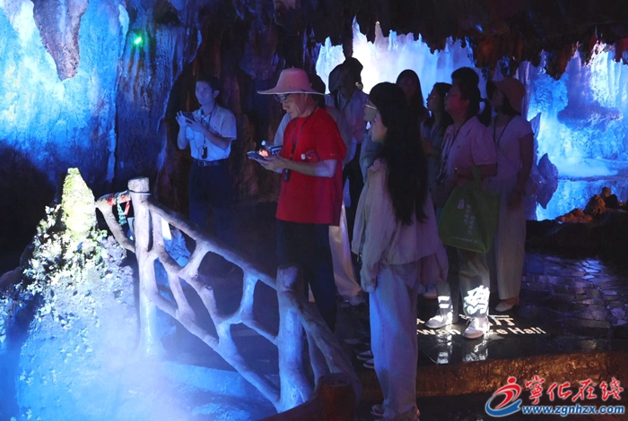 “綠都三明踏歌行”—律動(dòng)翠城音樂周——游客探秘天鵝奇洞