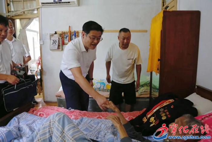 寧化縣領(lǐng)導(dǎo)國(guó)慶節(jié)前開(kāi)展走訪(fǎng)慰問(wèn)活動(dòng)