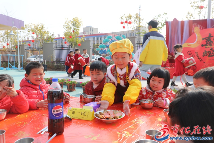 寧化450多名萌娃體驗(yàn)客家宴席文化