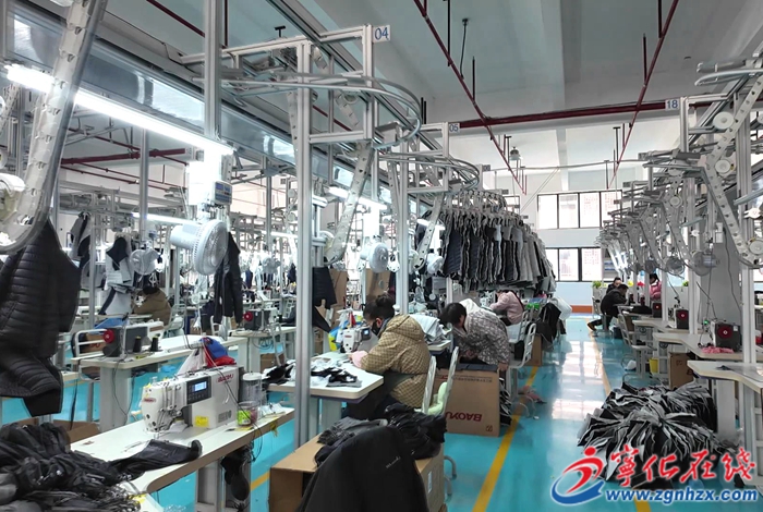 寧化：服裝企業趕訂單生產忙