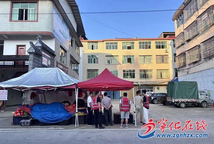 河龍鄉(xiāng)：多管齊下推進(jìn)馬路市場(chǎng)整治