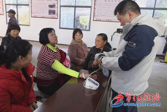 城郊鎮(zhèn)：健康科普進鄉(xiāng)村 講座暖心護民生