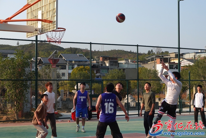 中沙鄉:新建多功能籃球場 返鄉大學生享運動歡樂