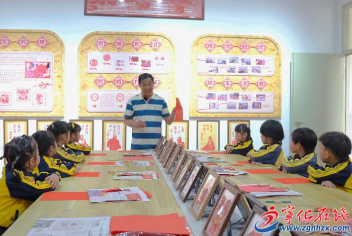 寧化：幼兒體驗剪紙藝術 傳承客家非遺文化